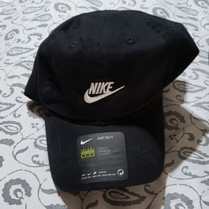 Nike kids ball cap black NWT